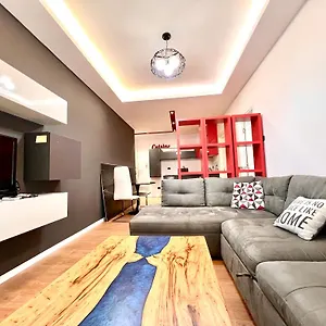 Appartamento Downtown Grand Comfort, Tirana